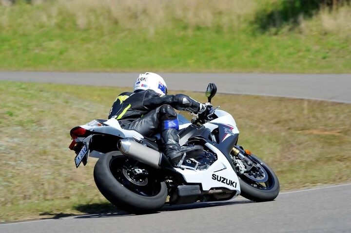 suzuki gsx r750 old vs new, Surprisingly enough ground clearance and bank angle are similar on both machines but with wider rubber and modern suspension the new Gixxer can be ridden much more aggressively than the old bike