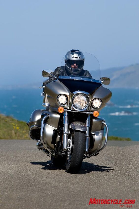 church of mo 2009 kawasaki vulcan 1700 voyager nomad review, The Voyager ensconces its rider in wind deflected comfort