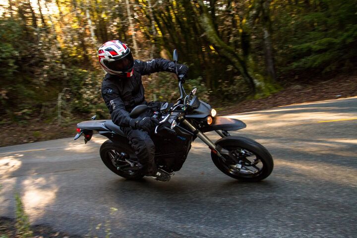 2016 zero fxs first ride review, The FXS shares its brakes with its S and DS cousins that weigh over 100 lbs more On the FXS that translates into being able to brake late with just one finger