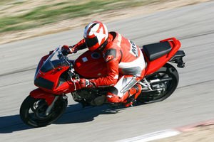 church of mo 2006 suzuki sv650s vs 2006 kawasaki ninja 650r, Sean said the spring wasn t stiff enough on the SV What he meant to say was that it s not stiff enough for him