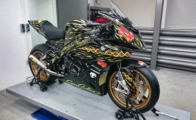 BMW S1000RR Superbike Build Documented In Great Detail