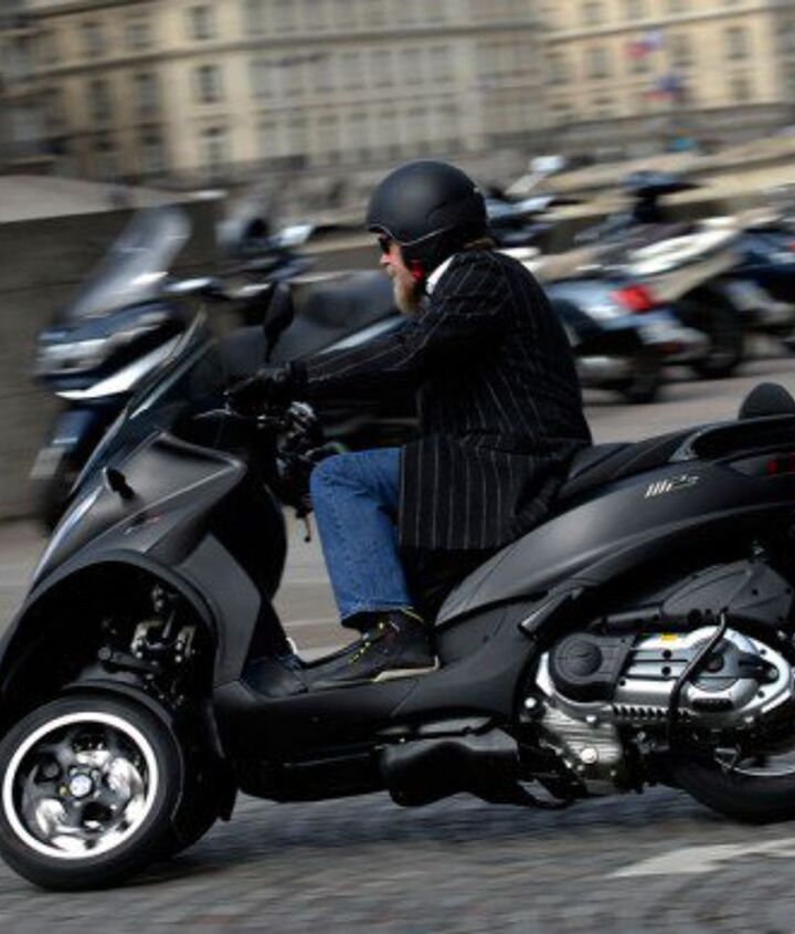 2016 piaggio mp3 500ie review, Our Euro correspondent Tor Sagen during the launch of the updated MP3 500 in 2014