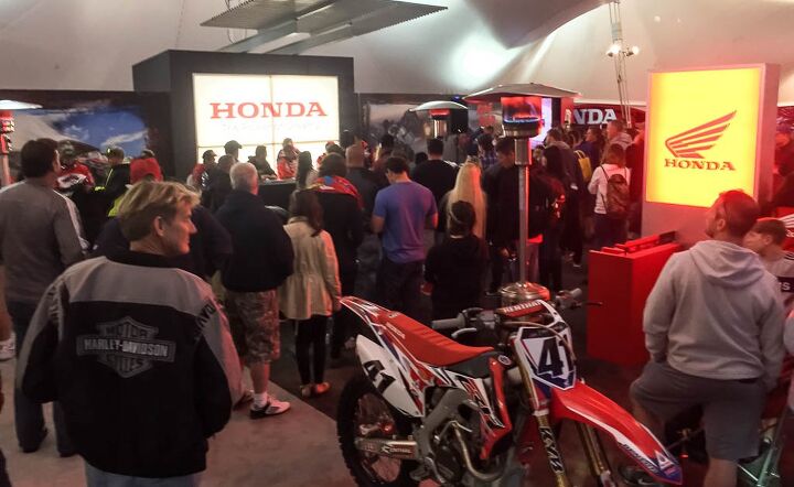 75th daytona bike week wrap up, Even Harley owners want autographs from Honda s Red Riders team