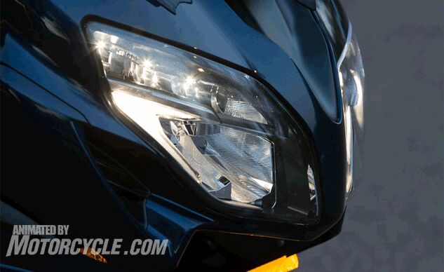 2016 yamaha fjr1300a and fjr1300es review, The startup test cycle shows how the LEDs light in series as the FJR leans over through the 7 16 range