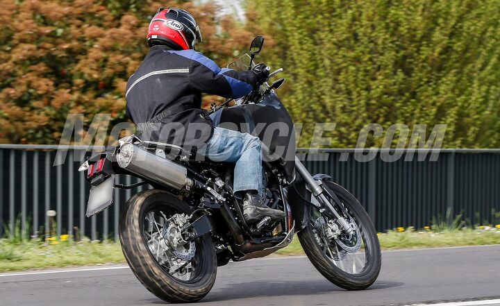 mo espionage yamaha fz 07 tenere spy shots, The 21 inch front and 18 inch rear wheels point to true off road intent