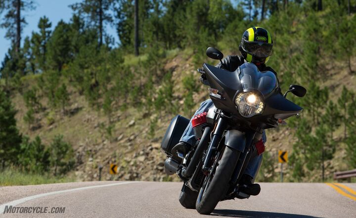 2017 moto guzzi mgx 21 flying fortress first ride review