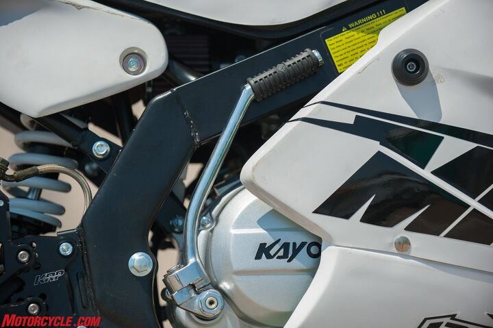 kayo mr125 review, The MR125 s air cooled 124cc Single is basic and bulletproof Kickstarter thrown in for nostalgia s sake and because the bike doesn t have an electric start Kids can learn to ride and get an appreciation for push button starters in the process