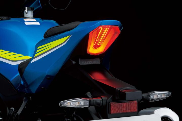 2017 suzuki gsx r1000 and gsx r1000r previews, The cool countries get LED turn signals too Thanks Obama