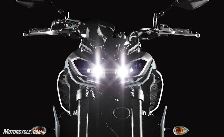 2017 yamaha fz 09 preview, The FZ 09 shares the in your face styling of the FZ 10