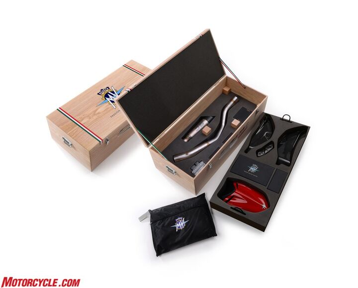 mv agusta announces limited edition f4 rc, The F4 RC s box of goodies
