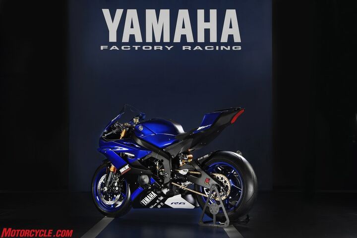 yamaha reveals world supersport spec yzf r6, The 2017 World Supersport R6 is equally stunning at this angle too
