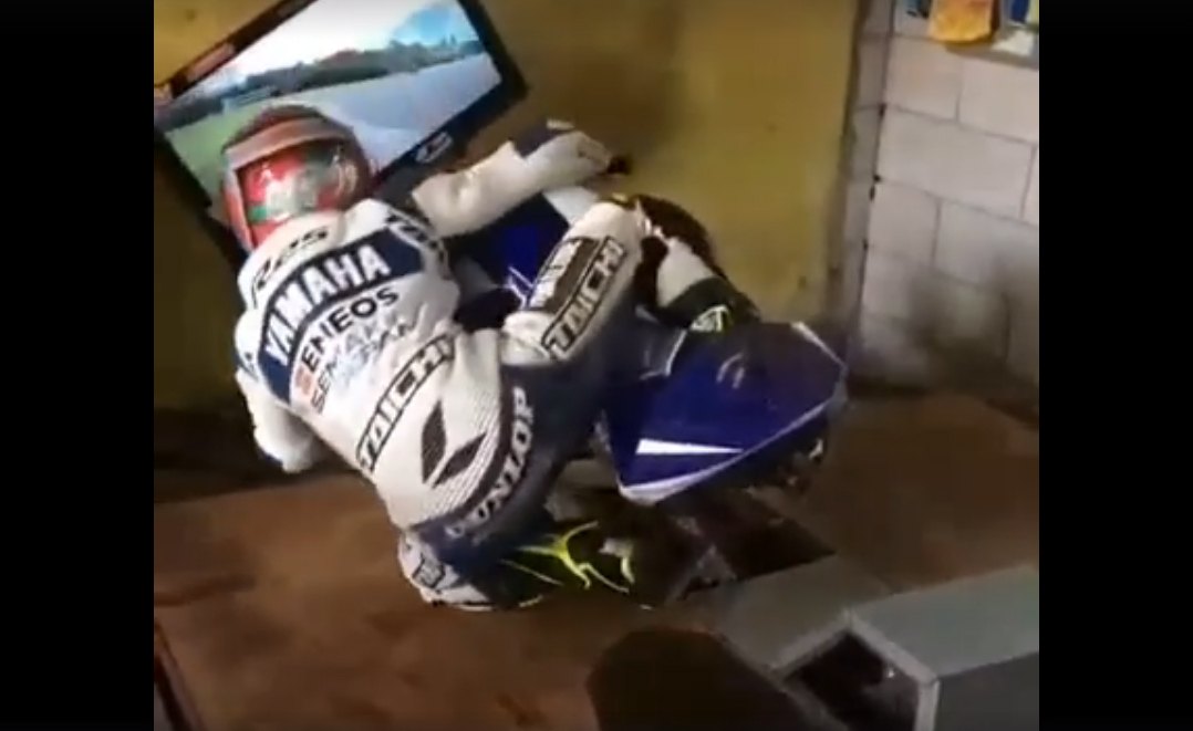 This Has Got To Be The Coolest Motorcycle Racing Simulator Around ...