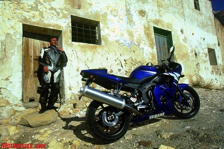 church of mo 2003 yzf r6 not to be outdone, JohnnyB hard at work in Spain