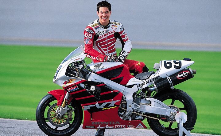 nicky hayden july 30 1981 may 22 2017, Nicky Hayden and the Honda RC51 he rode to the 2002 AMA Superbike championship