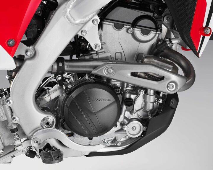 2018 honda crf250r first look, The CRF250R also features a new electric starter powered by a small lightweight lithium iron phosphate battery same as the CRF450R The design eliminates the need for a kickstarter