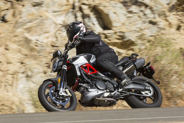 2018 aprilia shiver 900 first ride review, Aprilia claims a 480 pound curb weight which coupled with a low seat height will be manageable for most