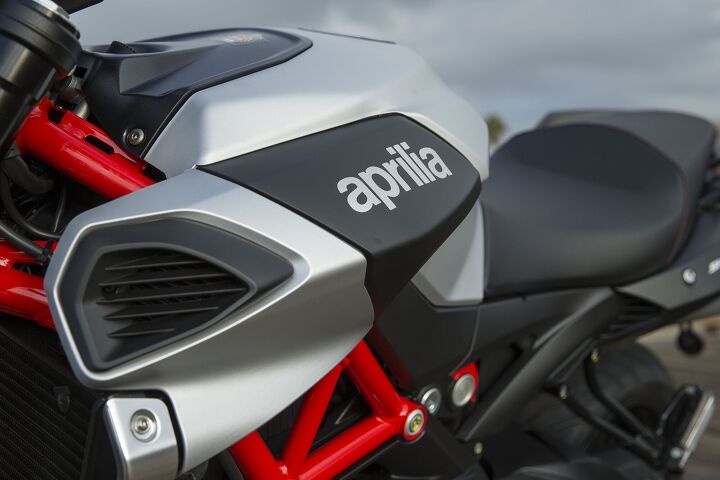 2018 aprilia shiver 900 first ride review, Hi Tech Silver is the only color option in the U S for the 2018 Aprilia Shiver 900