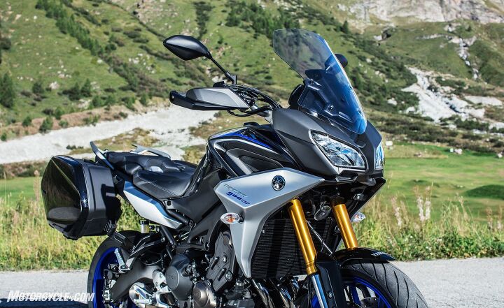 first look 2019 yamaha tracer 900 and tracer 900 gt