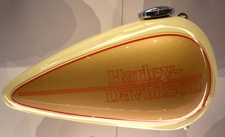 eight interesting things at the harley davidson museum, 1989 Cr me and Champagne Gold Right on I dig it