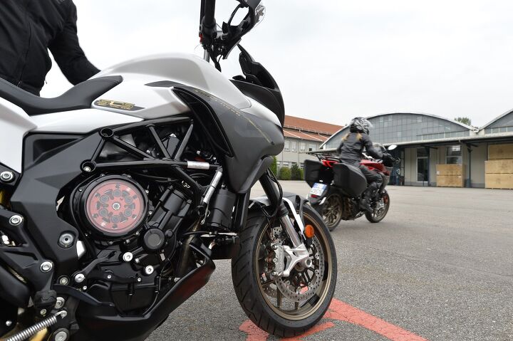 2018 mv agusta turismo veloce 800 lusso scs first ride review, No that isn t an RSD side cover MV chose to show off its hard work with a translucent clutch cover