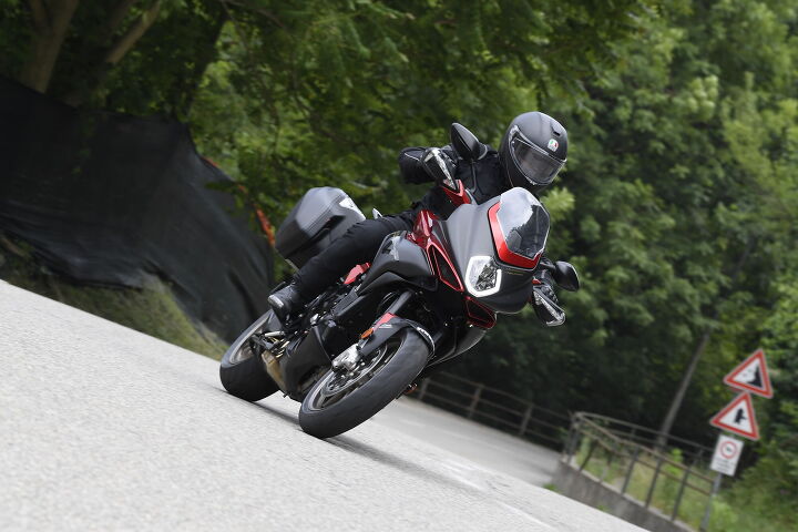 2018 mv agusta turismo veloce 800 lusso scs first ride review, As with the initial iteration of the Turismo Veloce the Lusso SCS s 798cc Triple features a counter rotating crankshaft