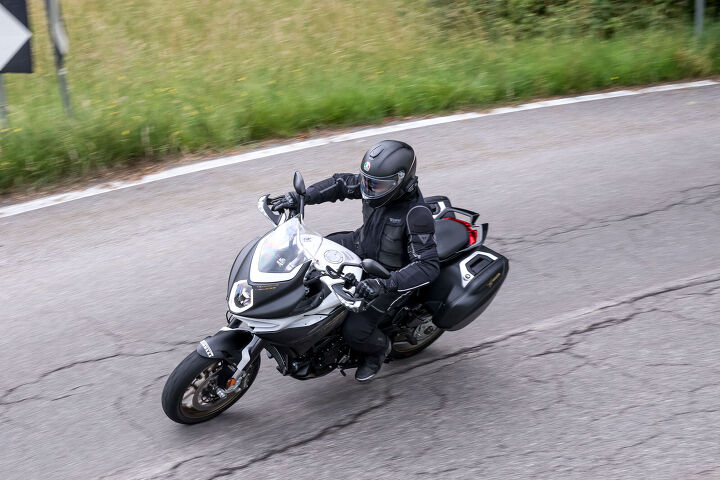 2018 mv agusta turismo veloce 800 lusso scs first ride review, The wide handlebar MV EAS 2 0 Electronically Assisted Shift up down and ultra light steering of the Turismo make this Italian a formidable dance partner for the twists and turns of northern Italy