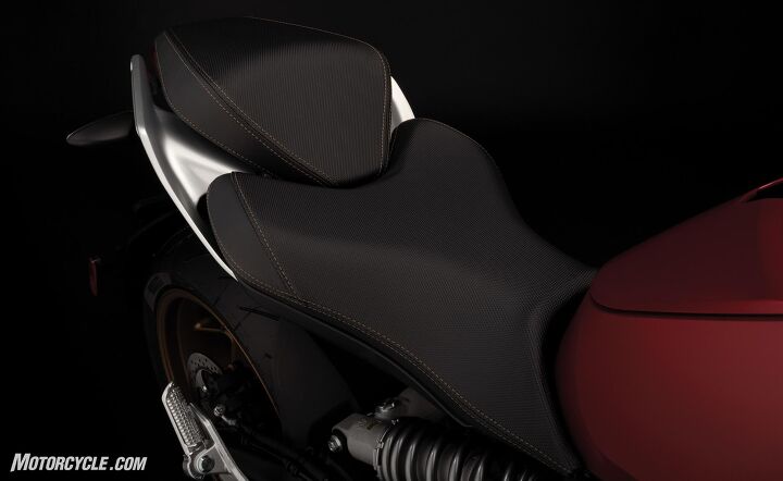 exclusive 2020 zero sr f review first ride, The seat is comfortable and provides an easy reach to the ground You ll be glad the bolster is behind you when you whack the throttle open