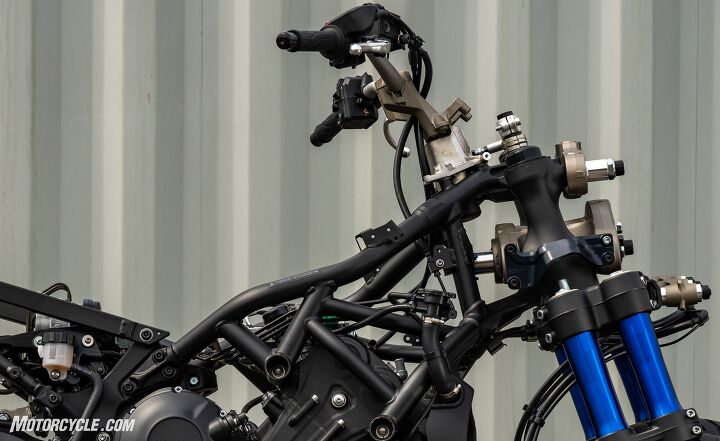 2019 yamaha niken gt review first ride, Here you can see the offset of the parallelogram linkage s steering head and the one for the handlebar