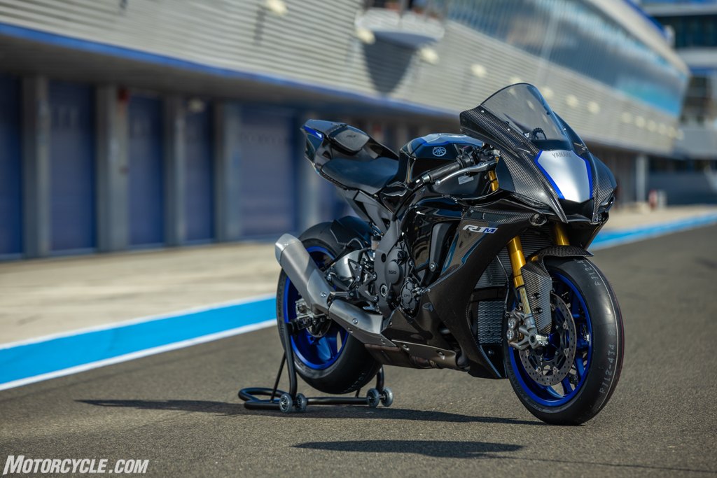 2020 R1 2020 Yamaha YZF-R1 Review – First Ride | Motorcycle.com