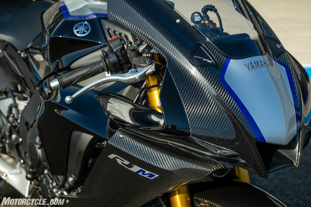 2020 R1 2020 Yamaha YZF-R1 Review – First Ride | Motorcycle.com