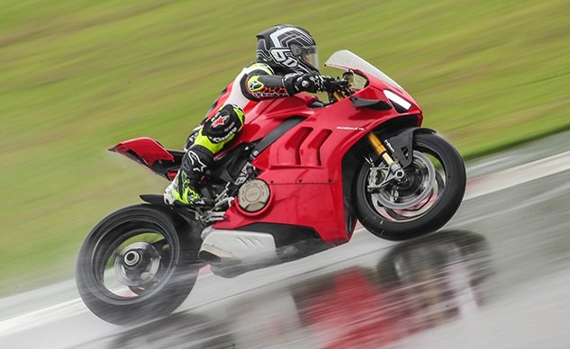 2020 Ducati Panigale V4 S Video Review