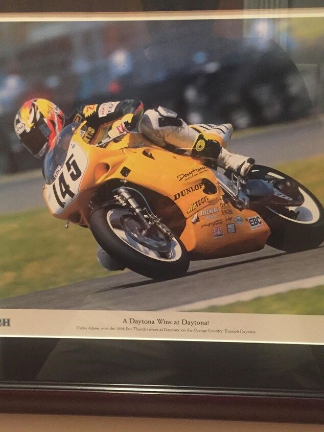 ask mo anything why do i like to turn my motorcycle right better than left, Curtis Adams turning right at Daytona on a Daytona on his way to the 1998 Pro Thunder win and that year s championship