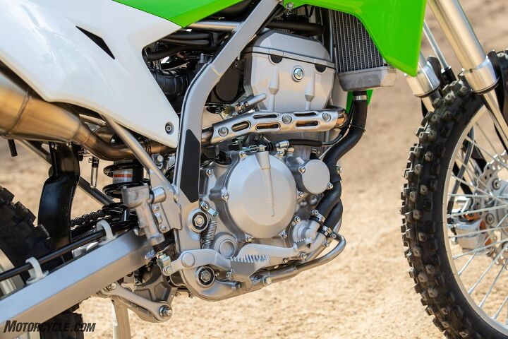 2020 kawasaki klx300r review, The KLX300R s six speed transmission allows you to keep the revs low during long blasts through wide open areas Also of note the touch of engine protection from the welded on guards on the bottom of the frame