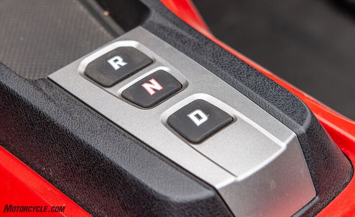 2020 polaris slingshot sl review, These three buttons replace the joy stick