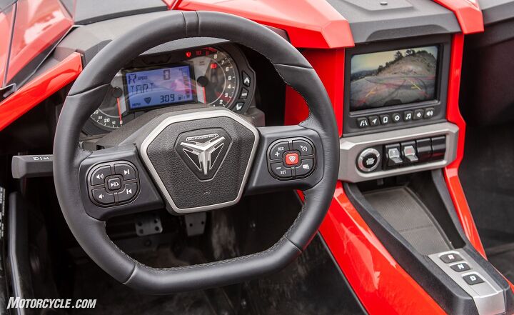 2020 polaris slingshot sl review, The steering wheel s integrated controls were one of my favorite cockpit updates for 2020