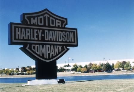church of mo top 10 ups and downs of 2010, Even the Giant of American Motorcycling has suffered under the weight of the weak financial environment Harley Davidson s own financial troubles meant its employees unions had to make some tough decisions