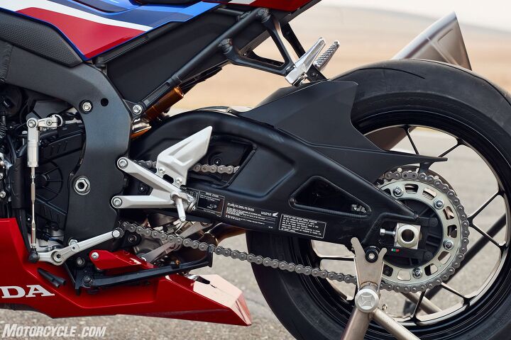 2021 honda cbr1000rr r fireblade sp review first ride, It just looks like a swingarm to you and me but in order to achieve the desired amount of flex it features 18 different thicknesses