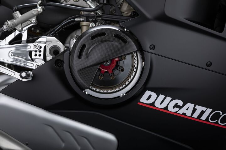 2021 ducati panigale v4 sp first look, Is a Ducati superbike really a Ducati superbike if it doesn t have a dry clutch Note also the adjustable foot peg bracket