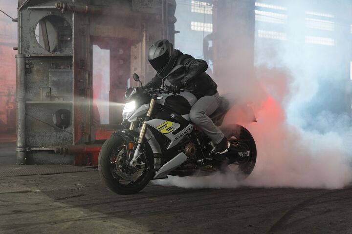 2021 bmw s 1000 r first look