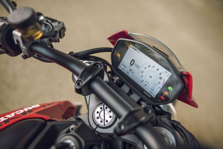 2021 ducati monster first look, A 4 3 color TFT display shows the necessary on board information It also works with the optional Bluetooth equipped Ducati Multimedia System