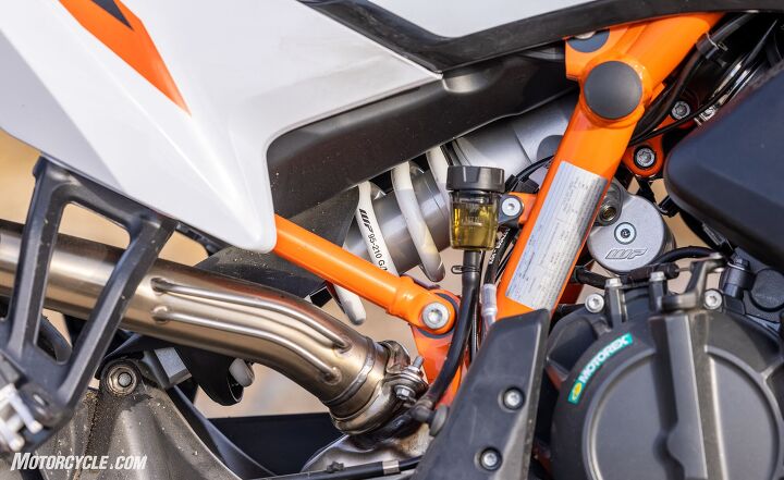 2021 ktm 890 adventure r review first ride, Thankfully the same WP XPLOR suspension we praised on the 790 Adventure R is found on the 890 with slight revisions to the shock s damping
