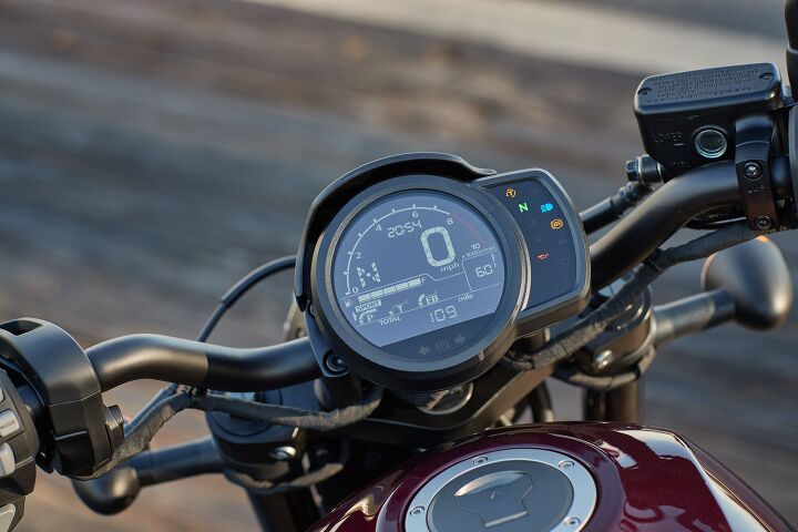 2021 honda rebel 1100 dct first ride review, A real cruiser needs no TFT everything you need to know is clearly displayed right here including an easy to read tachometer