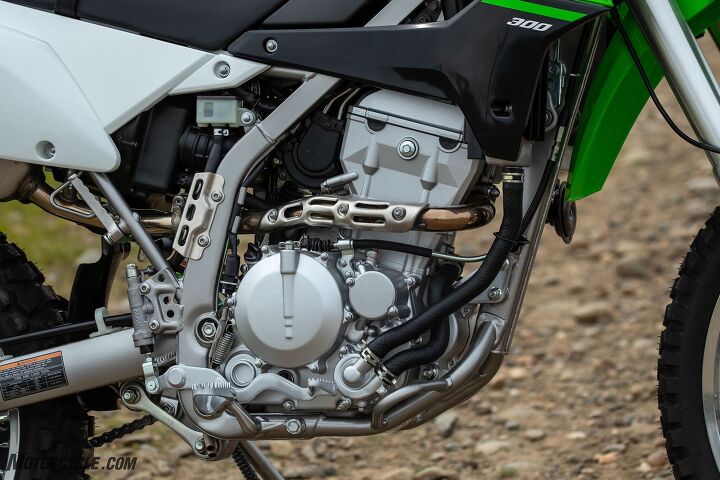 2021 kawasaki klx300 review first ride, Electric start and a 34mm Keihin throttle body fires the 292cc single to life with the push of a button