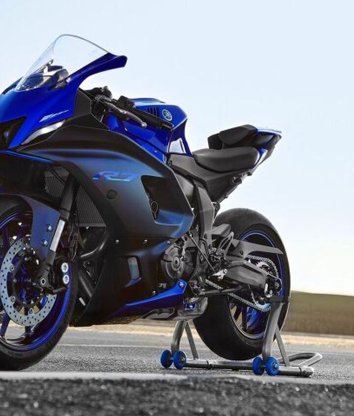 the wraps are off yamaha unveils the new 2022 yzf r7