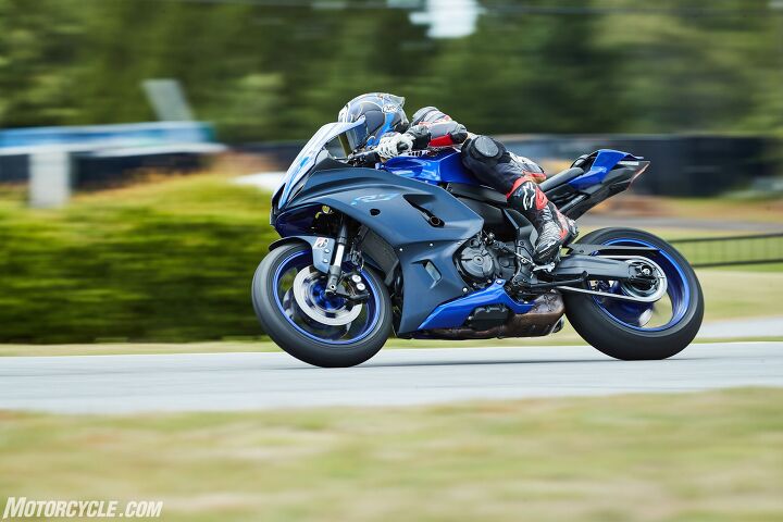 2022 yamaha yzf r7 review first ride, It lacks top end compared to the RS660 and the brakes are inferior but is that forgivable considering the 2500 price delta