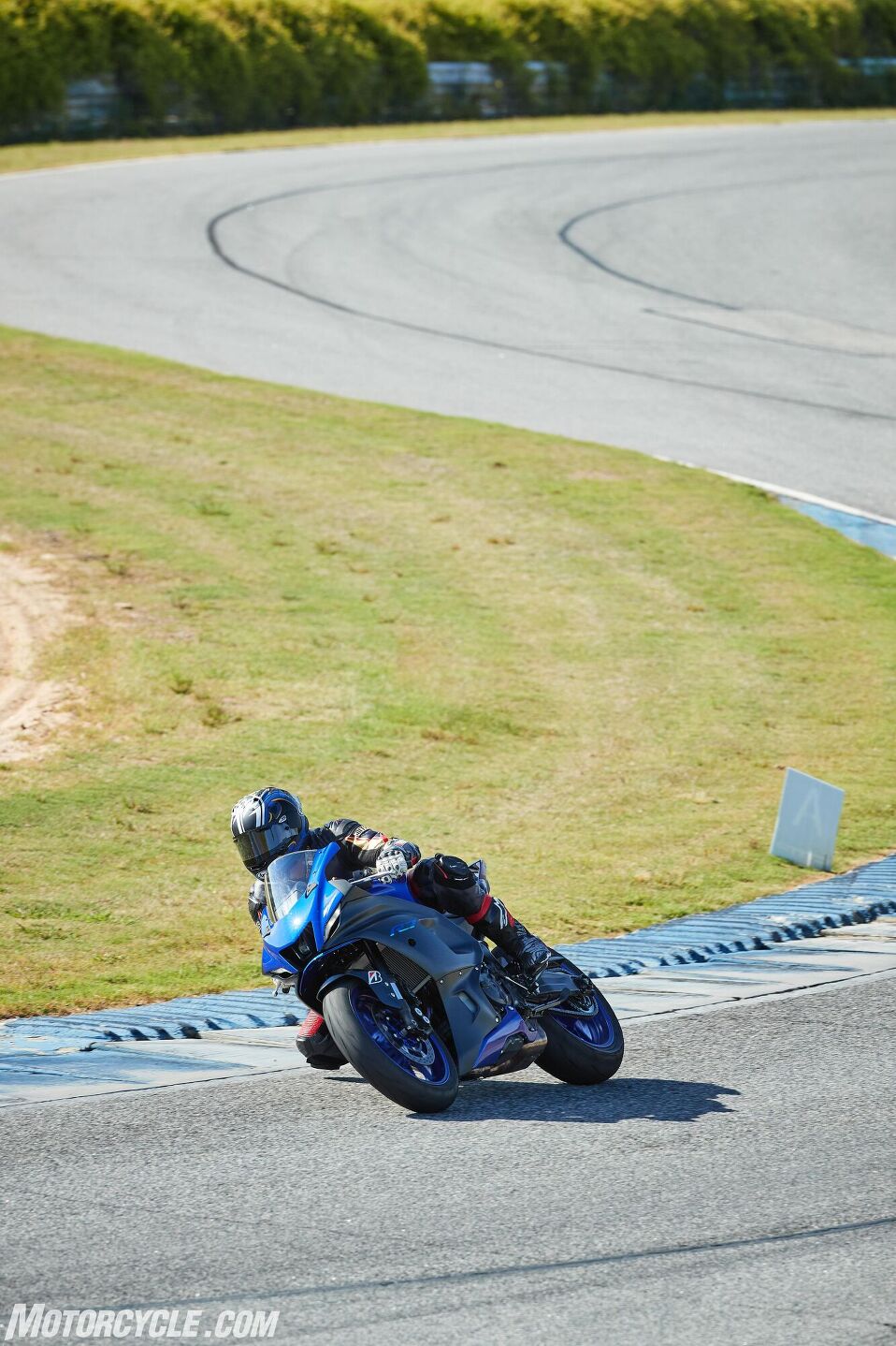 Yzf R7 Riding Style 2022 Yamaha YZF-R7 First Ride Review Sport Riding Distilled ...