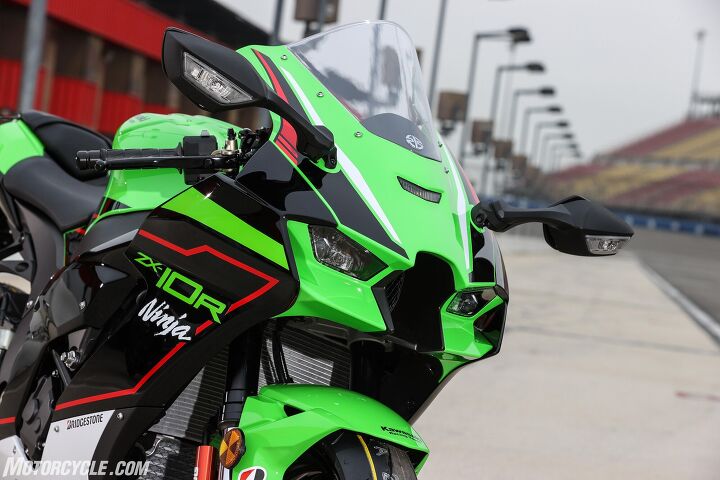 2021 kawasaki zx 10r review first ride, That front end is nothing if not polarizing Kawasaki says this design cuts through the air better than before and the integrated winglets increase downforce Could I feel any difference Hard to say without having the old one to compare