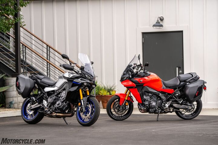 2021 yamaha tracer 9 gt review first ride, The Tracer s two color options Liquid Metal and Redline