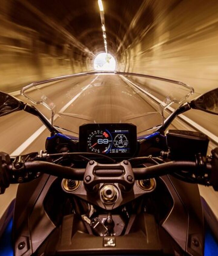 2022 suzuki gsx s1000gt first look