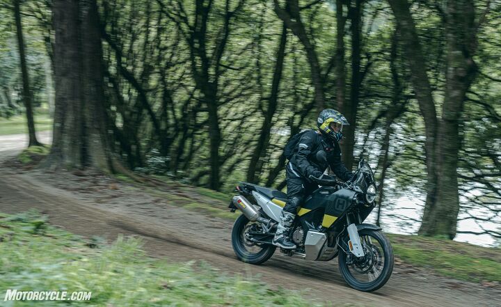 2022 husqvarna norden 901 review first ride, The Norden s WP APEX front and rear suspension lack the travel and complete adjustability of the 890 Adventure R but it can still handle cobbly terrain while maintaining supreme composure on the highway